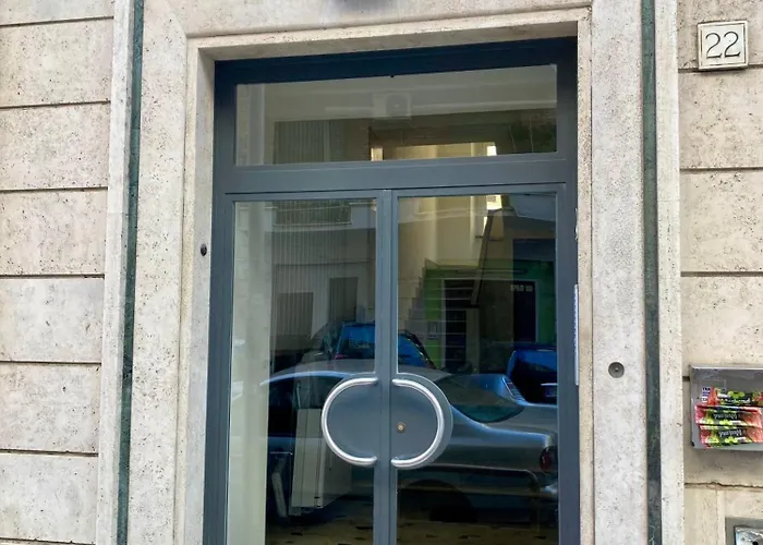 Brandnew Luxury House Near Metro Station