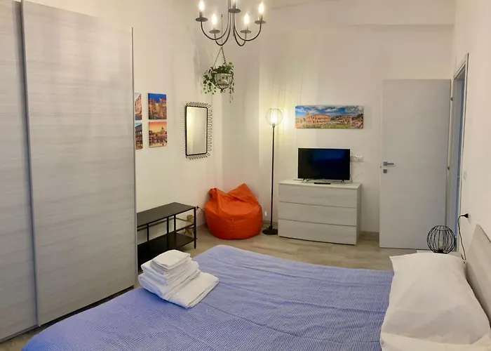 Brandnew Luxury House Near Metro Station *