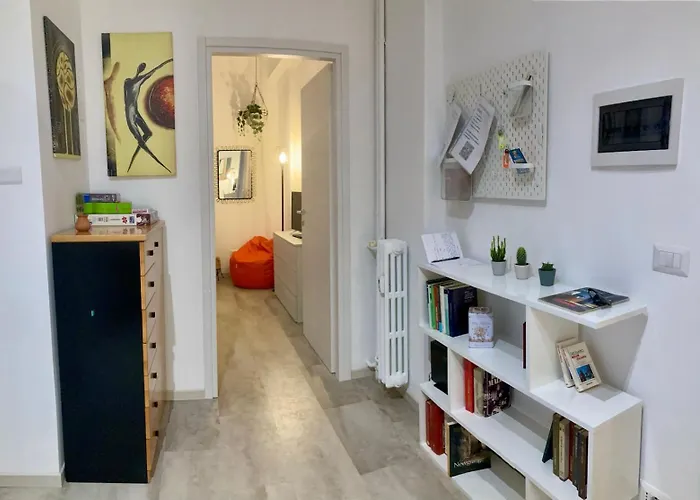 Brandnew Luxury House Near Metro Station