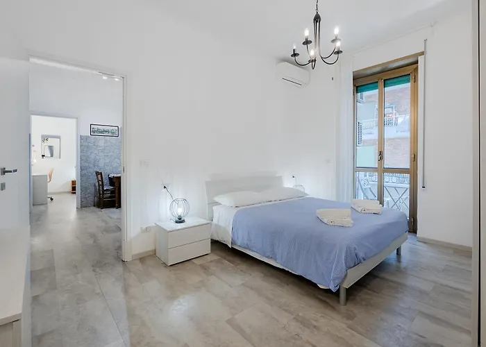 Brandnew Luxury House Near Metro Station *