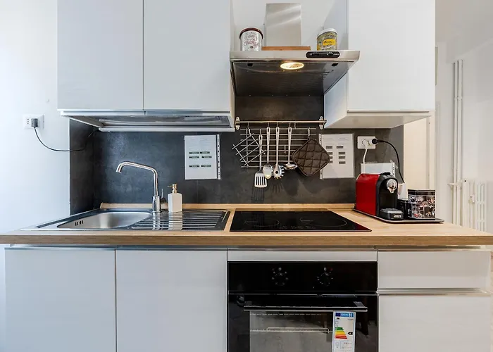 Brandnew Luxury House Near Metro Station Apartamento