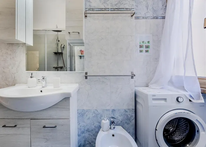 Brandnew Luxury House Near Metro Station *